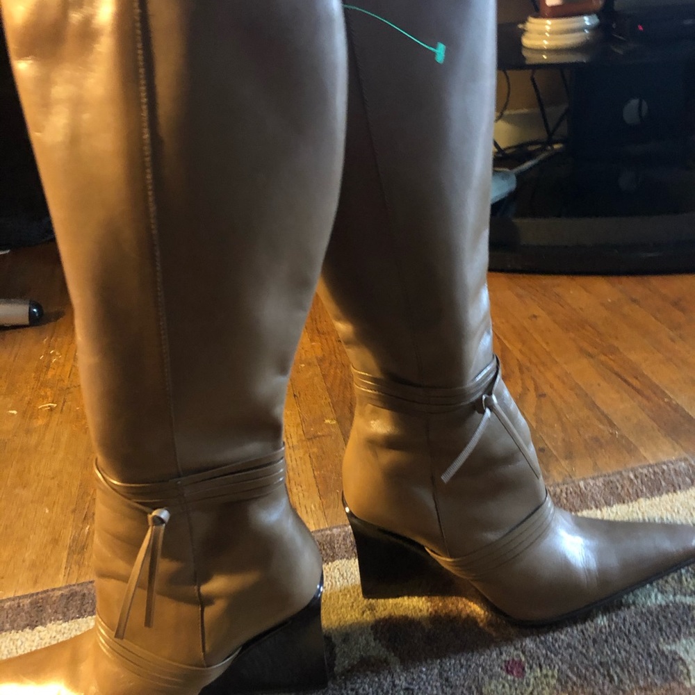 Ladies boots